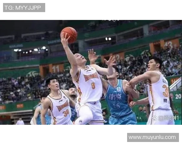 老虎大学与蒙特雷的精彩对决揭示了高校篮球的无限魅力与竞争精神