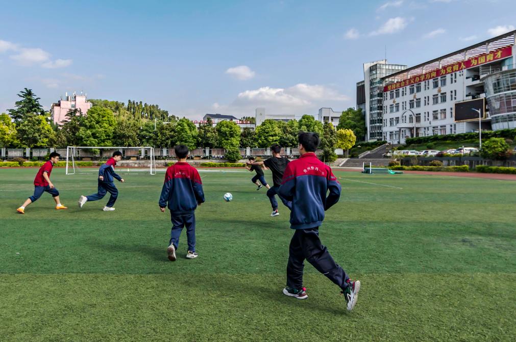 问鼎娱乐官网“每天一节体育课”太多了吗？为何设立刚性规定？(图6)